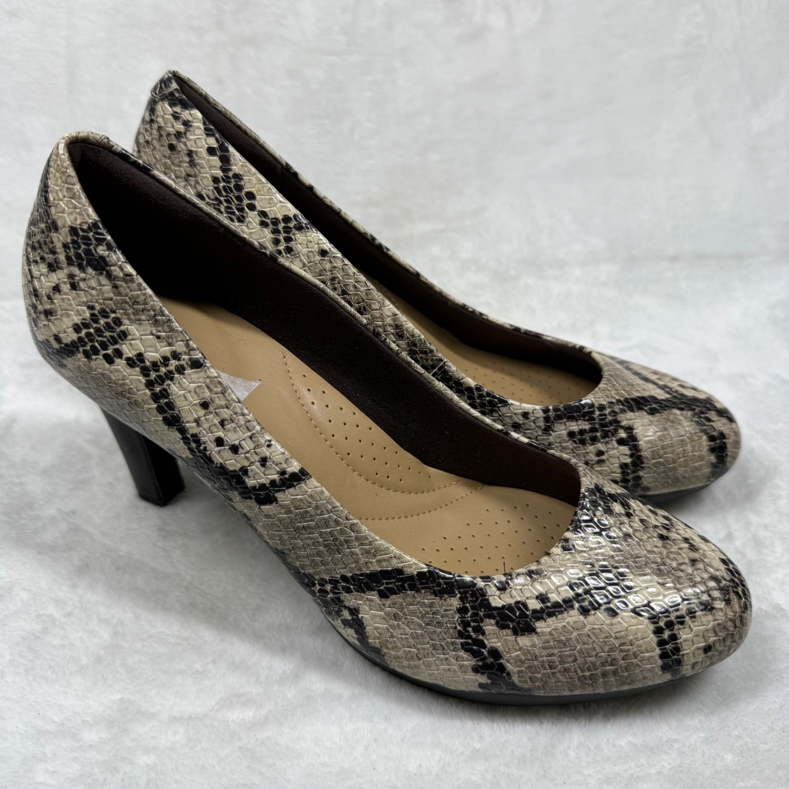 Collection By Clarks Womens Snakeskin Print Round Toe Pumps Neutral Grey Black 8